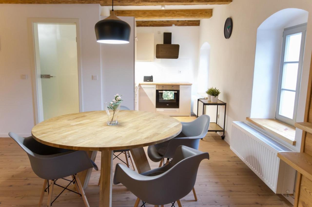 Moderne und gemütliche Ferienwohnung mit Terrasse und WALLBOX im FarmHouse Eckartsberg im Zittauer Gebirge Mittelherwigsdorf Exterior foto