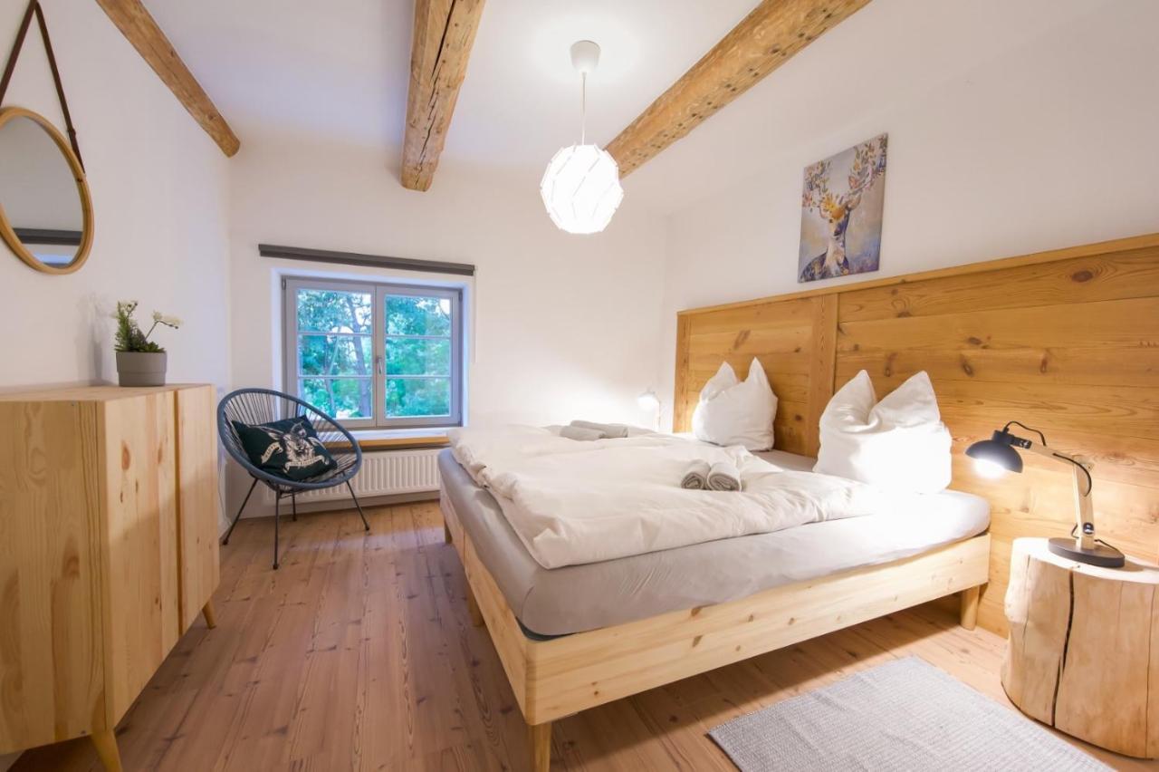 Moderne und gemütliche Ferienwohnung mit Terrasse und WALLBOX im FarmHouse Eckartsberg im Zittauer Gebirge Mittelherwigsdorf Exterior foto
